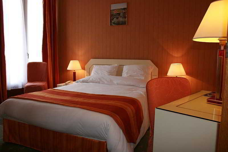 Hotel Princesse Isabelle Puteaux Exterior photo